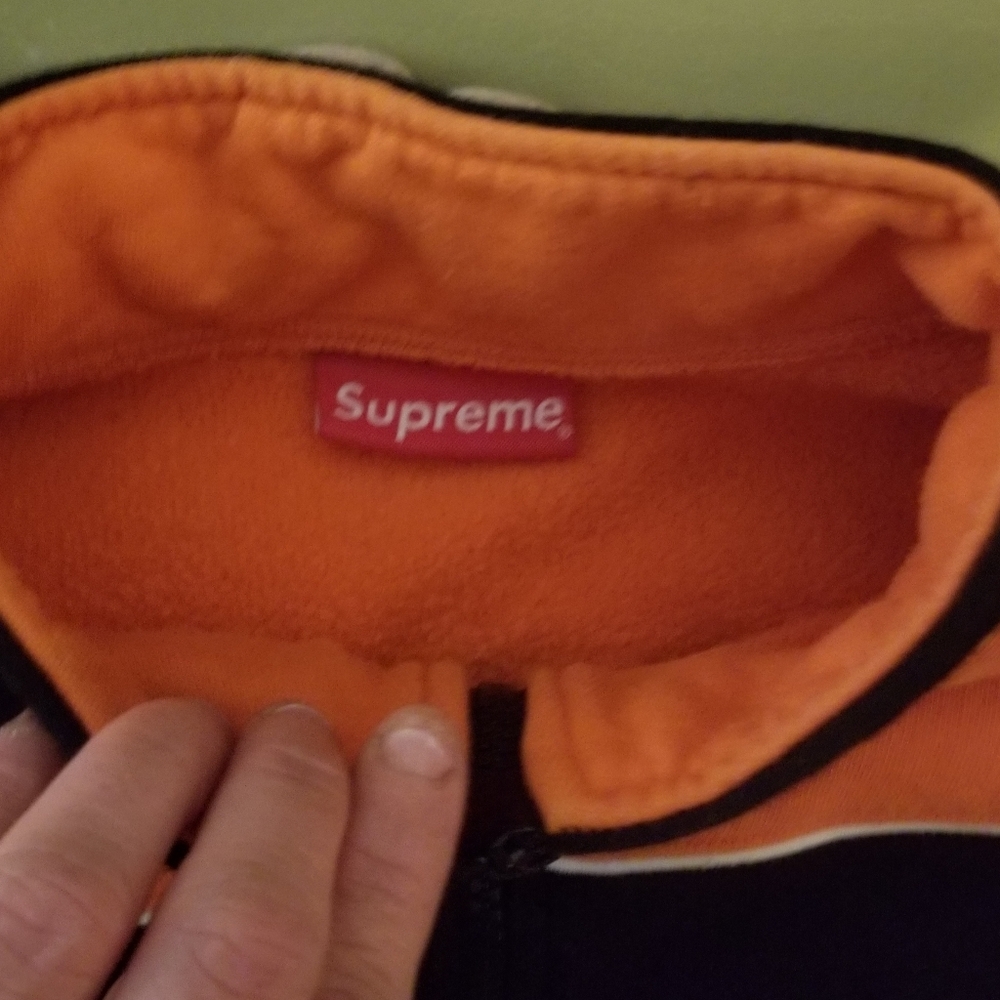 Authentic Supreme Pullover - Picture 2 of 4